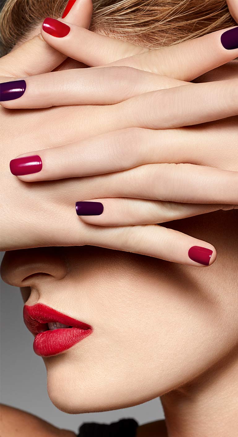 modelo manicure perfecta esmalte burgundy
