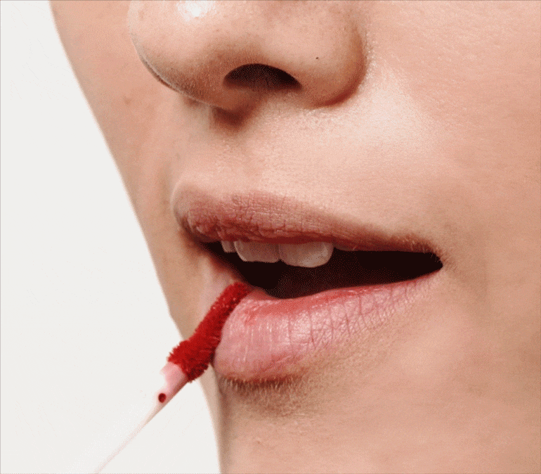 Gif aplicación barra de labios larga duración barra de labios líquido mate Hydra lip Yanbal Amore Rojo
